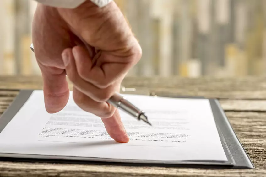 Family meeting with legal advisor, showing when a Will is crucial—highlighting Trusted Will Writing Bognor Regis for essential life planning.